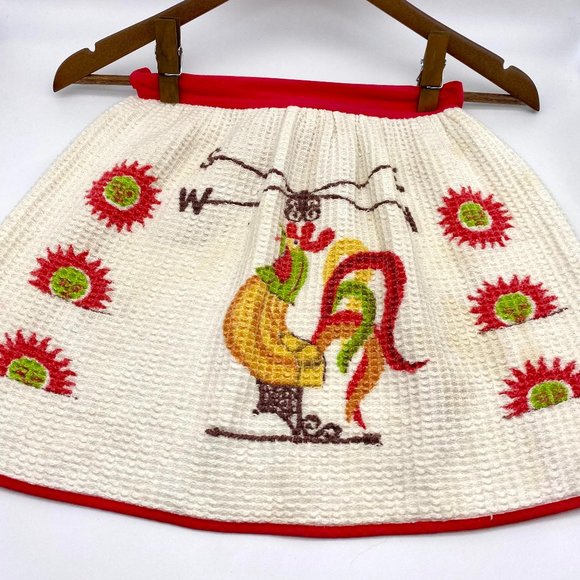 Vintage 1960s Handmade Half Apron with Rooster - Midcentury Red and White Apron - Picture 2 of 4